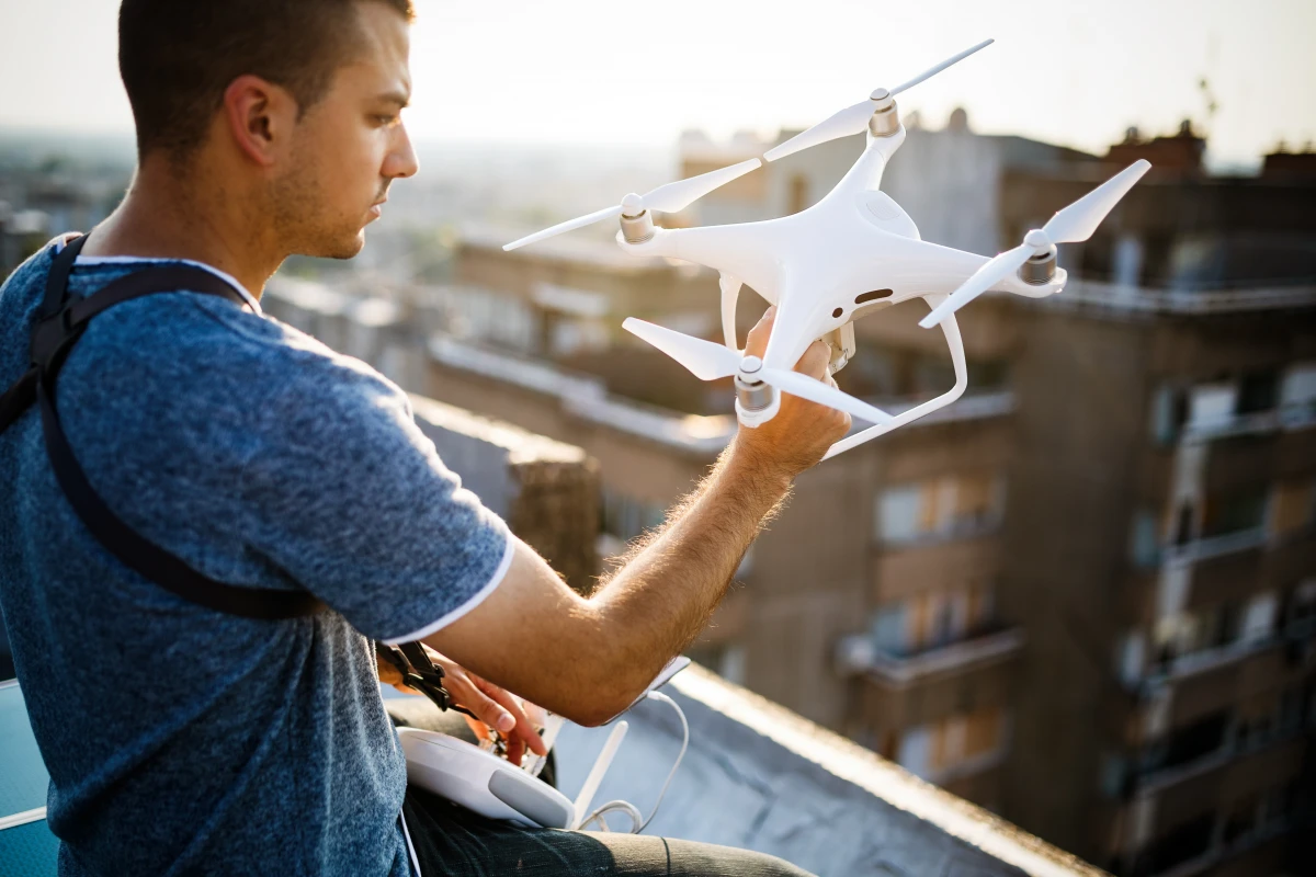 La régulation des drones civils en droit international : enjeux et perspectives